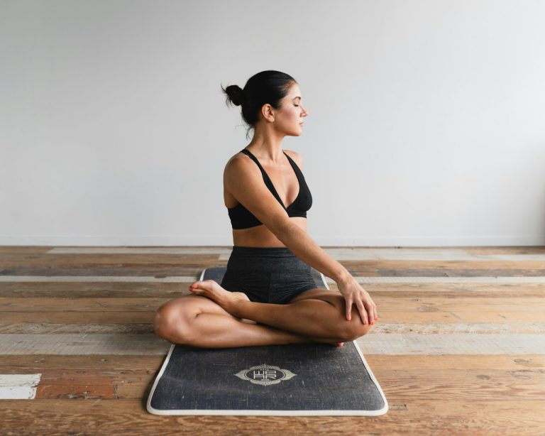 Inflammation chronique silencieuse chez la femme — signes et solutions naturelles